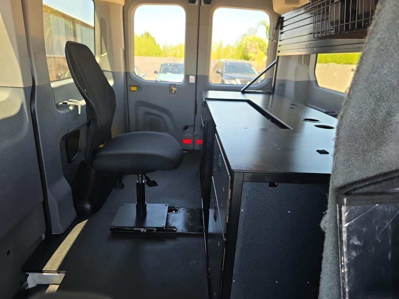 FORD TRANSIT 150 - 8