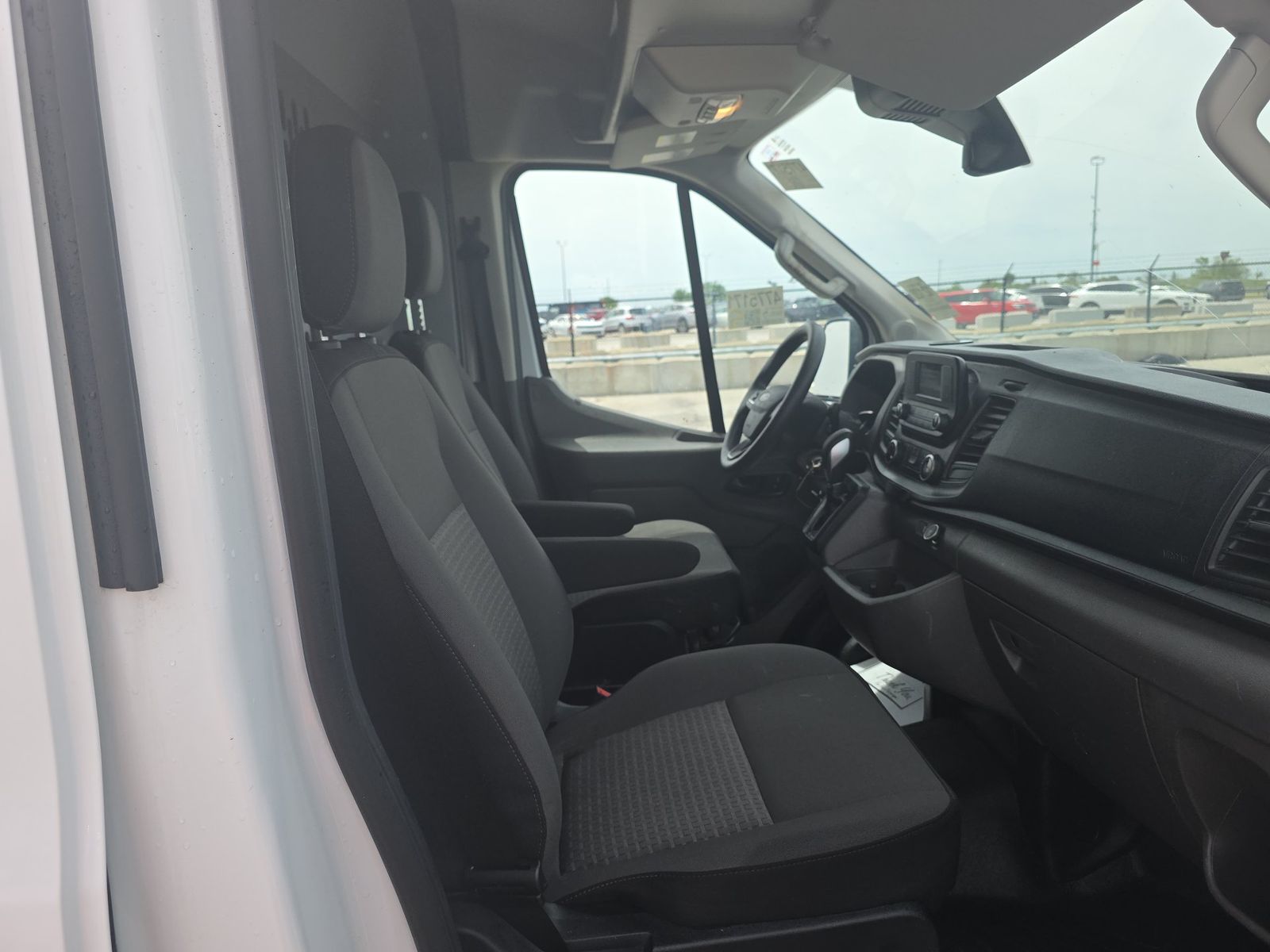 FORD TRANSIT 150 - 9