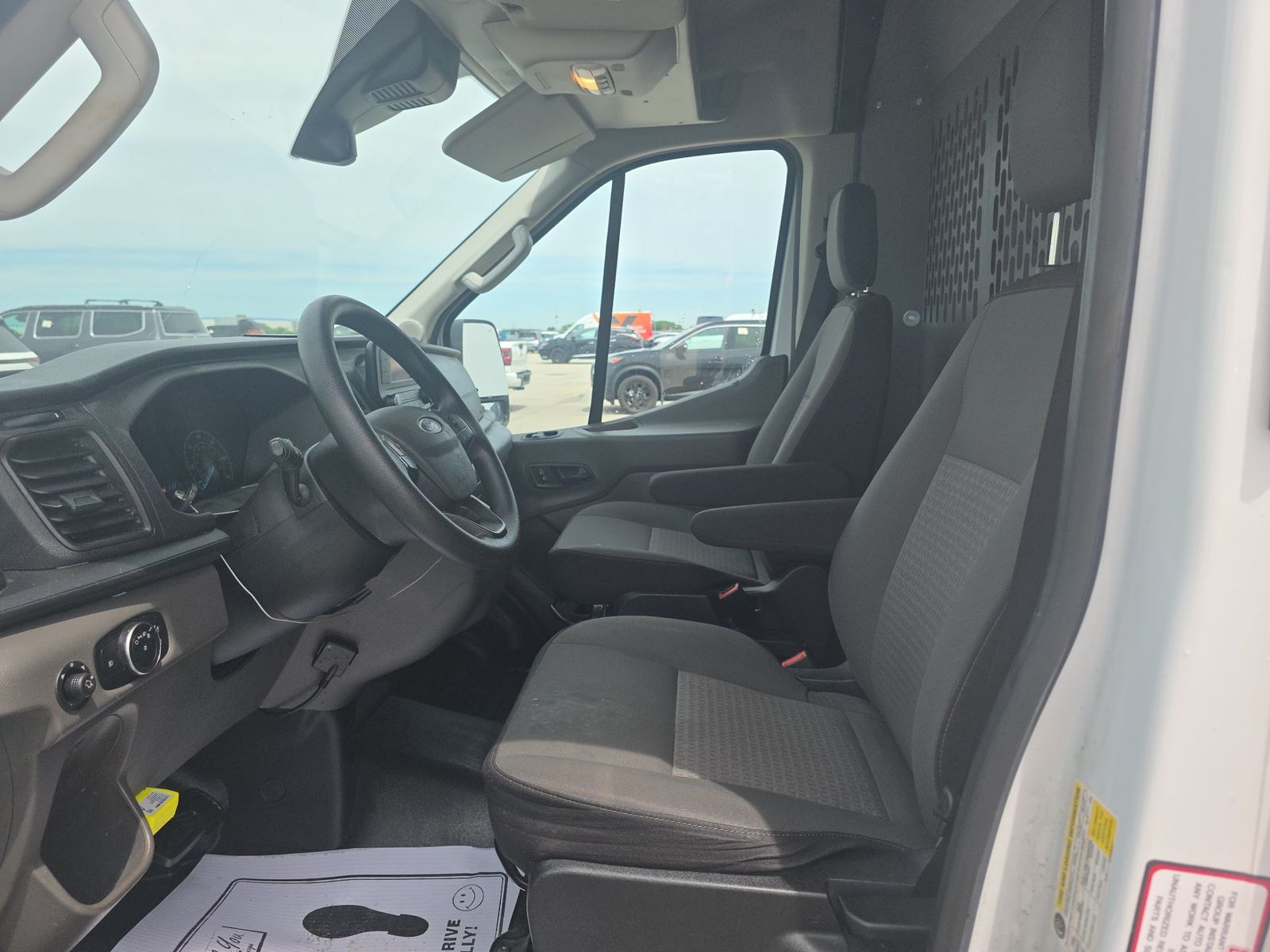 FORD TRANSIT 150 - 8