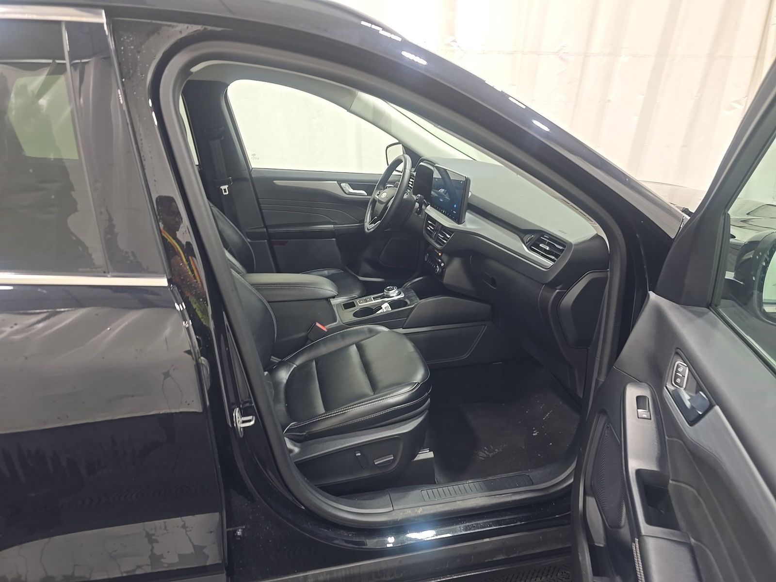 FORD ESCAPE - 9