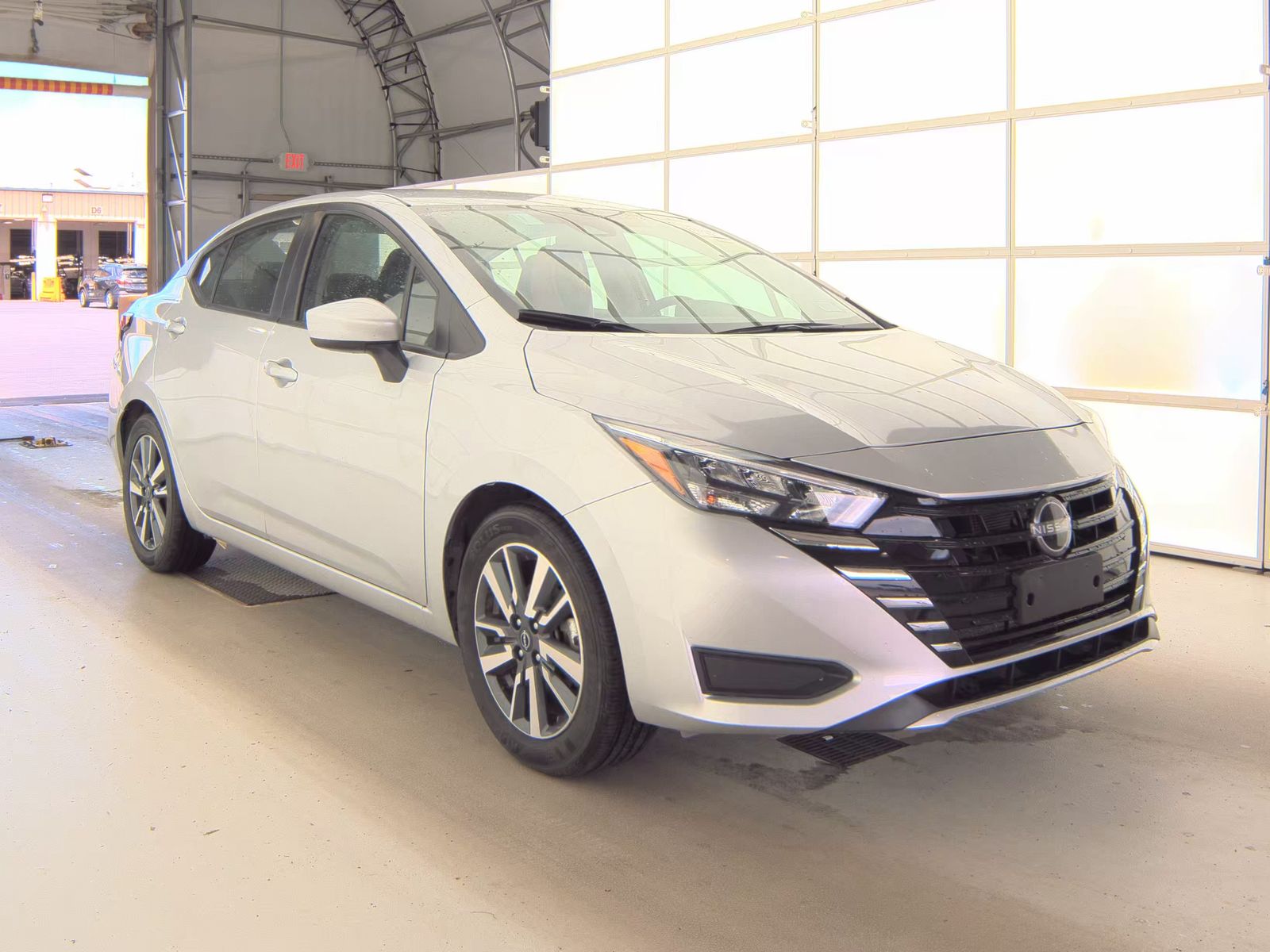 NISSAN VERSA - 5