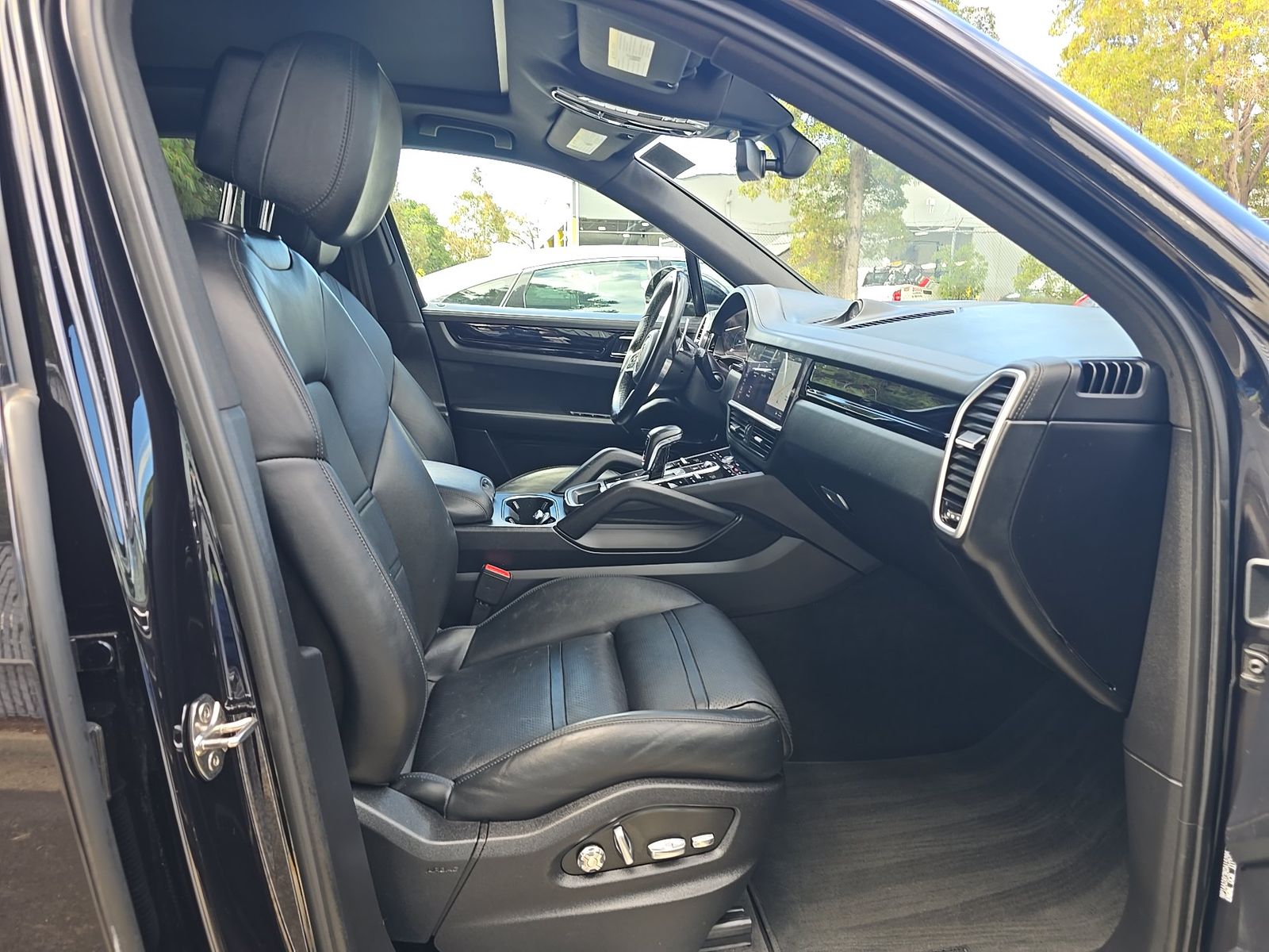 PORSCHE CAYENNE - 9