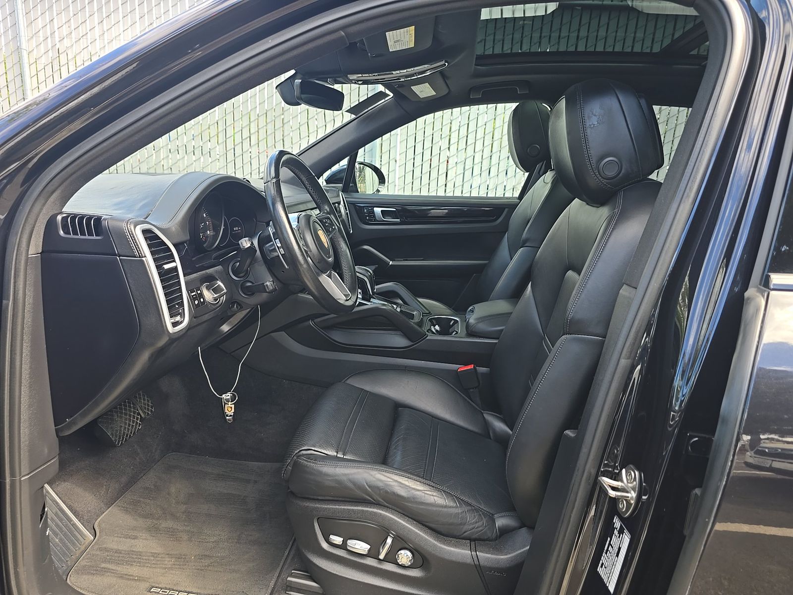 PORSCHE CAYENNE - 8