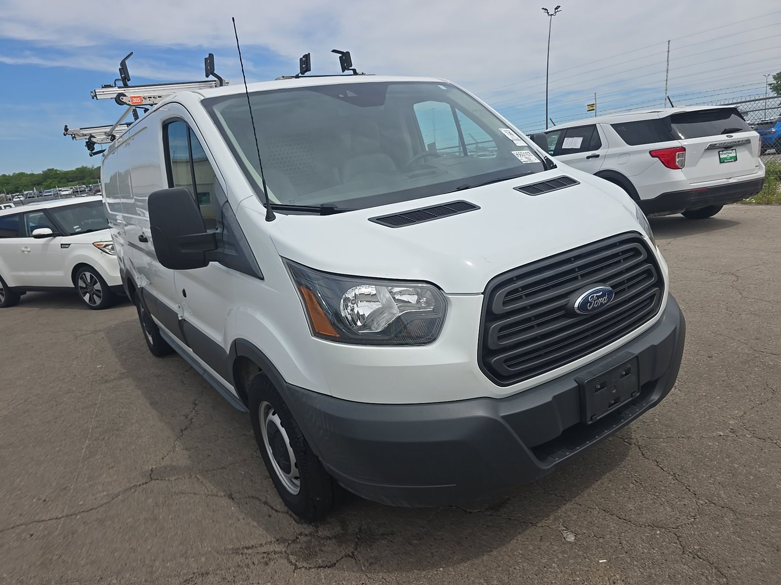 FORD TRANSIT 150 - 4