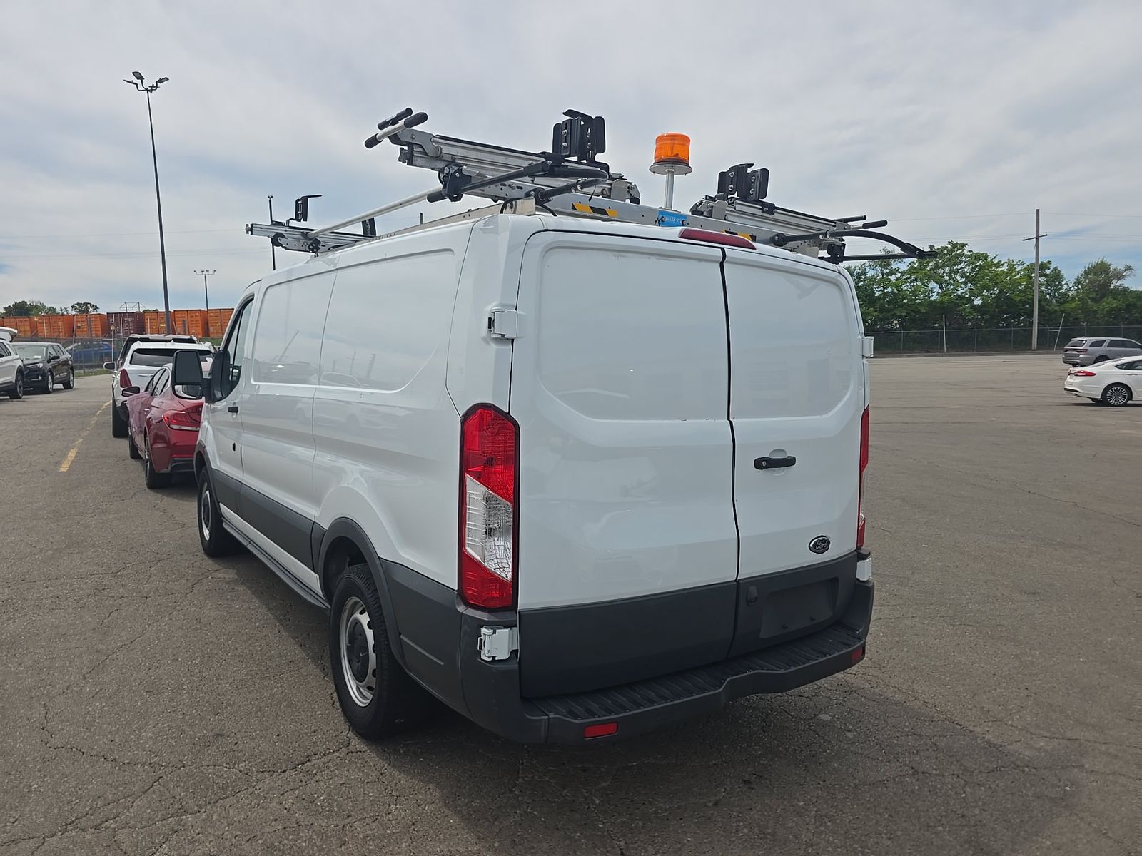 FORD TRANSIT 150 - 7