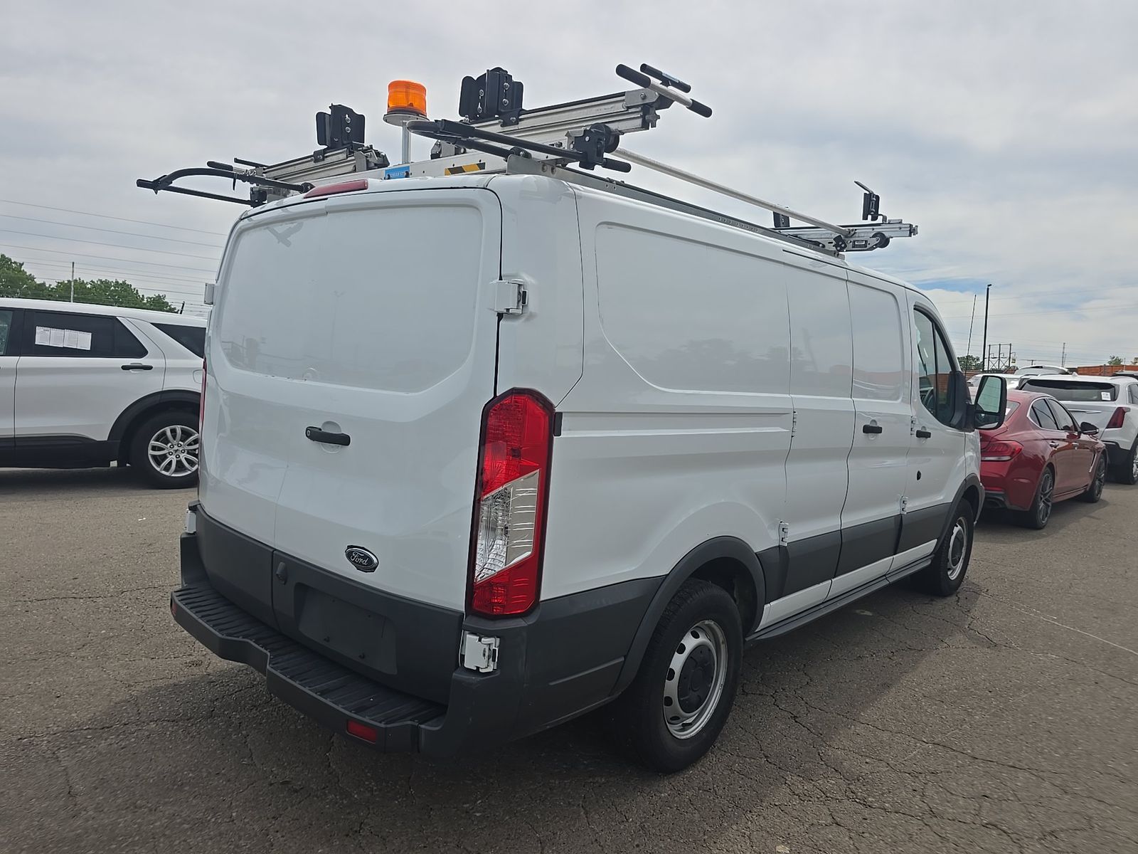 FORD TRANSIT 150 - 5