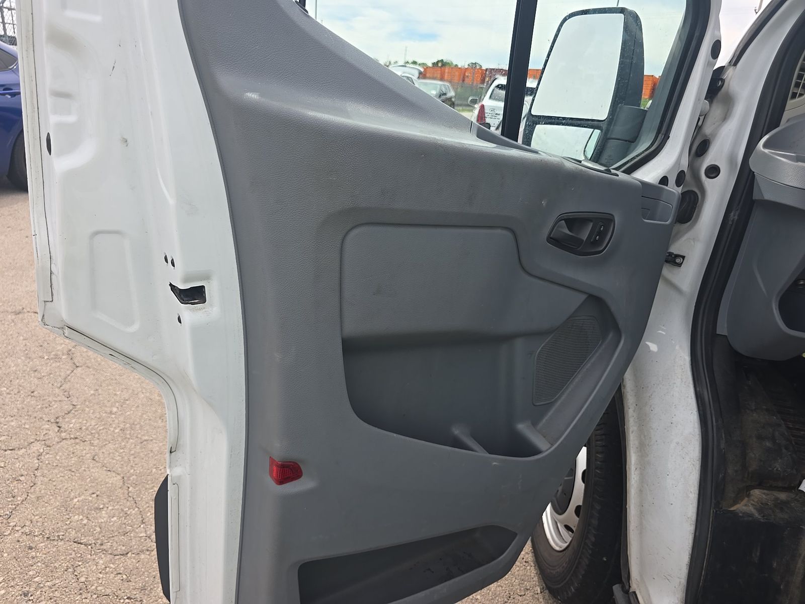 FORD TRANSIT 150 - 10
