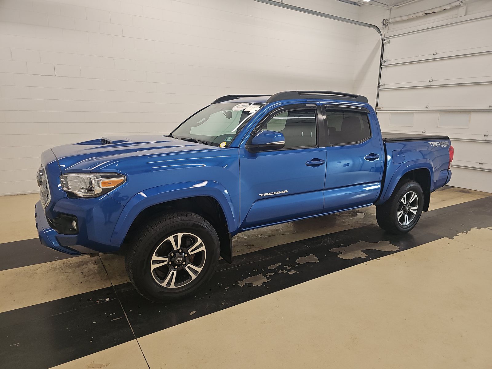 2017 Toyota Tacoma TRD Sport Double Cab 4x4 V6 M/T SB's photo