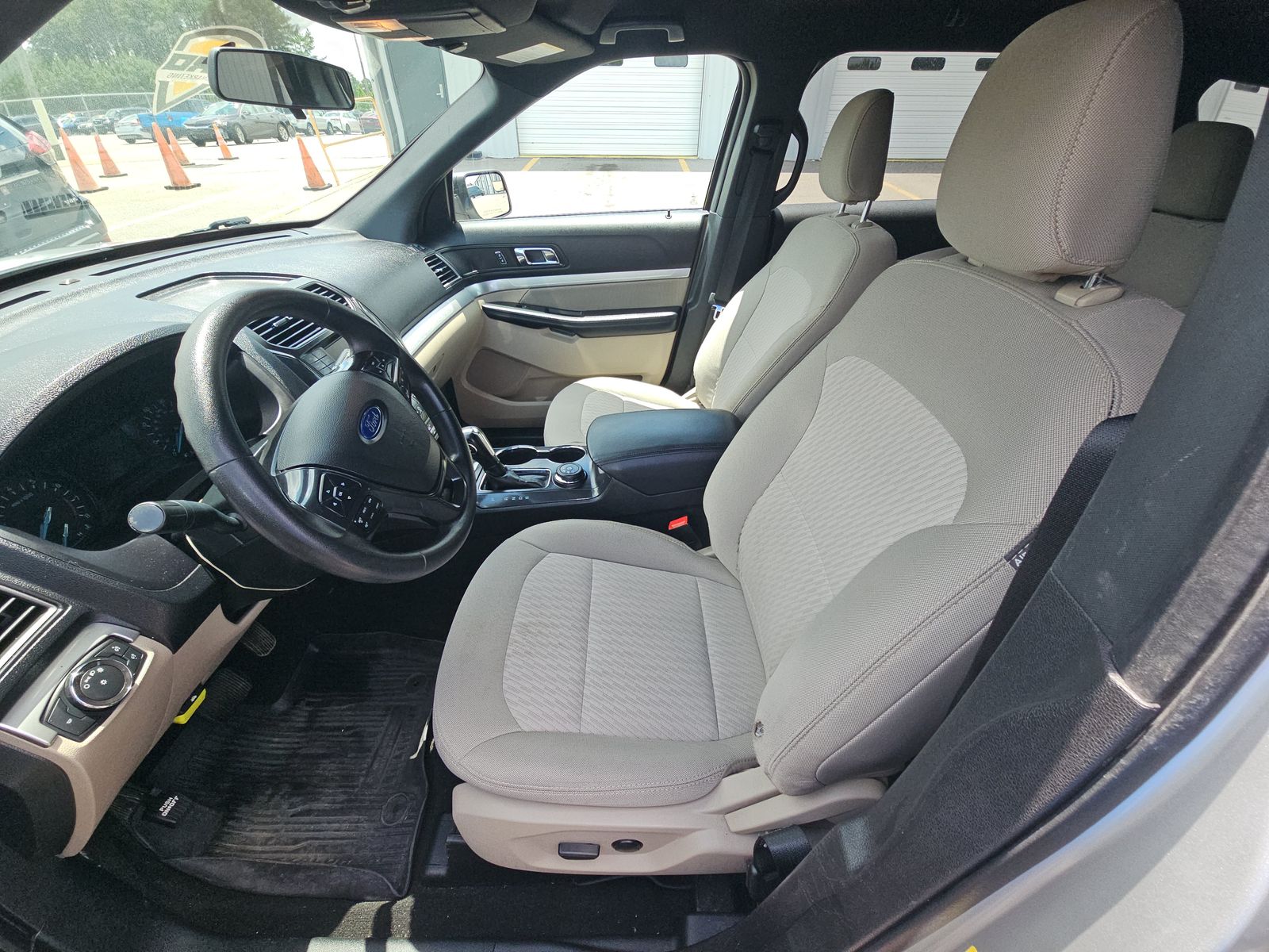 FORD EXPLORER - 8
