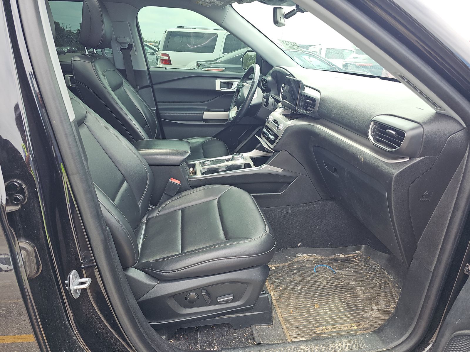 FORD EXPLORER - 9