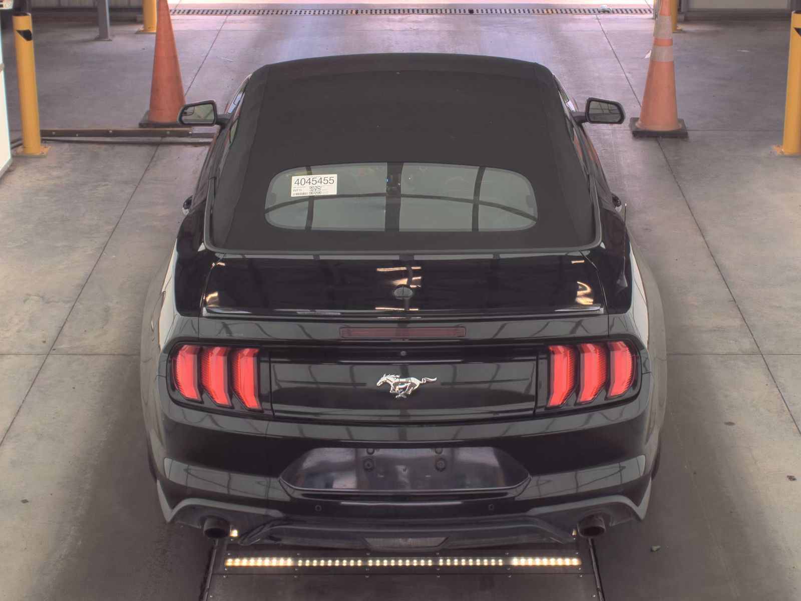 FORD MUSTANG - 7