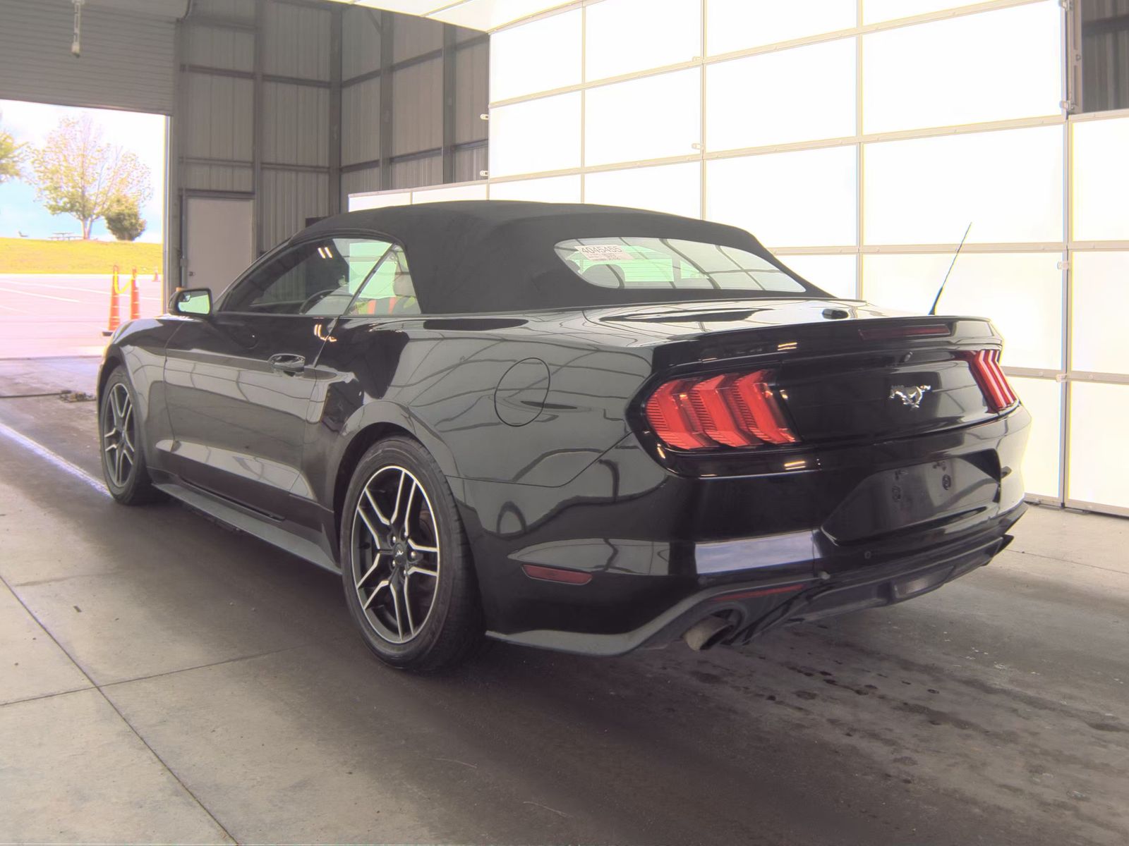 FORD MUSTANG - 9