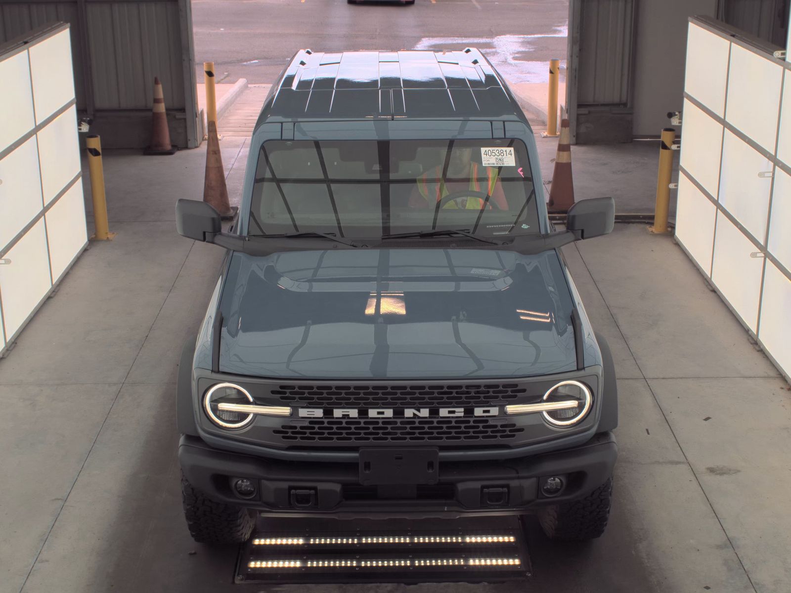 FORD BRONCO - 3
