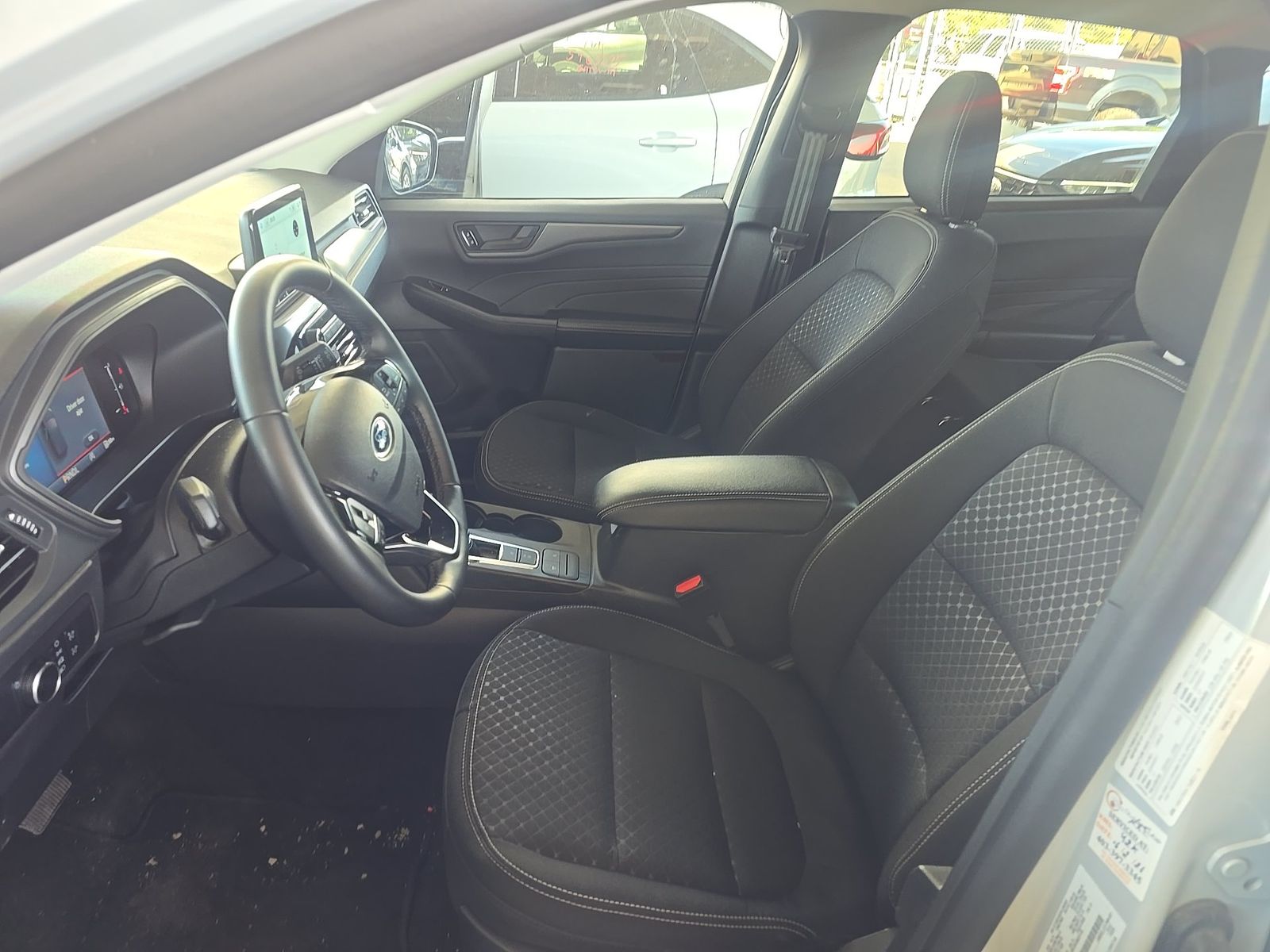 FORD ESCAPE - 8