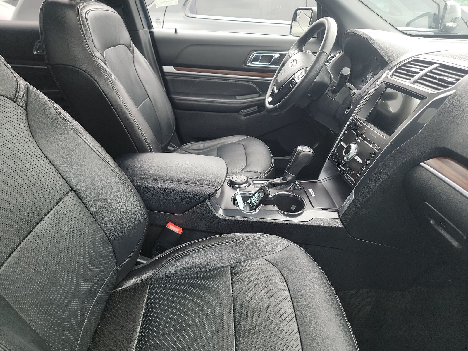 FORD EXPLORER - 9