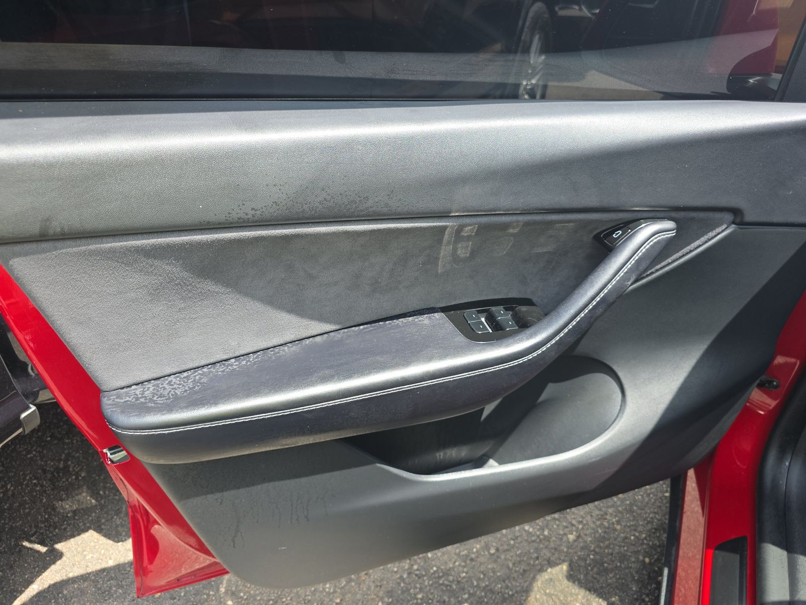 TESLA MODEL Y - 10