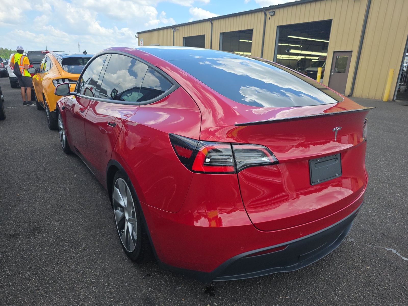TESLA MODEL Y - 7