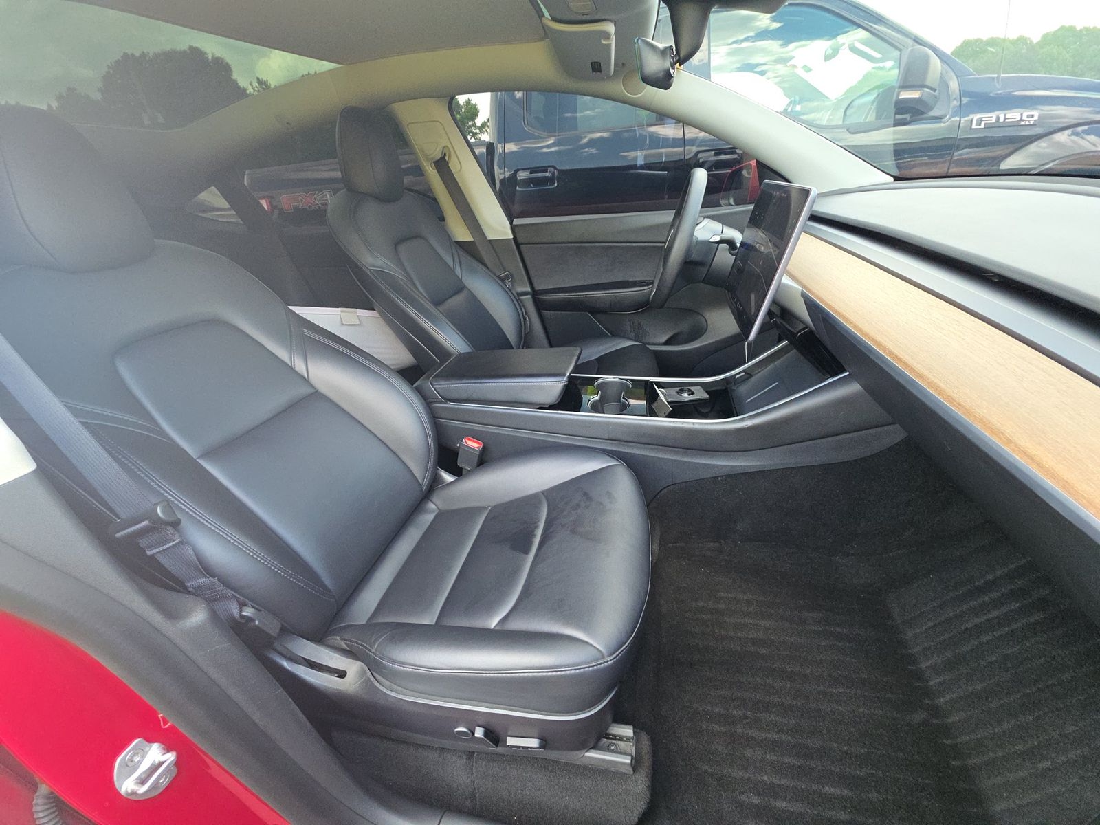 TESLA MODEL Y - 9
