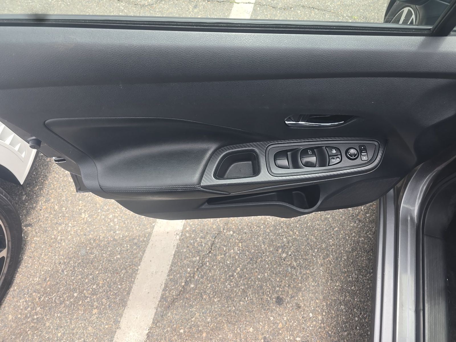 NISSAN VERSA - 10