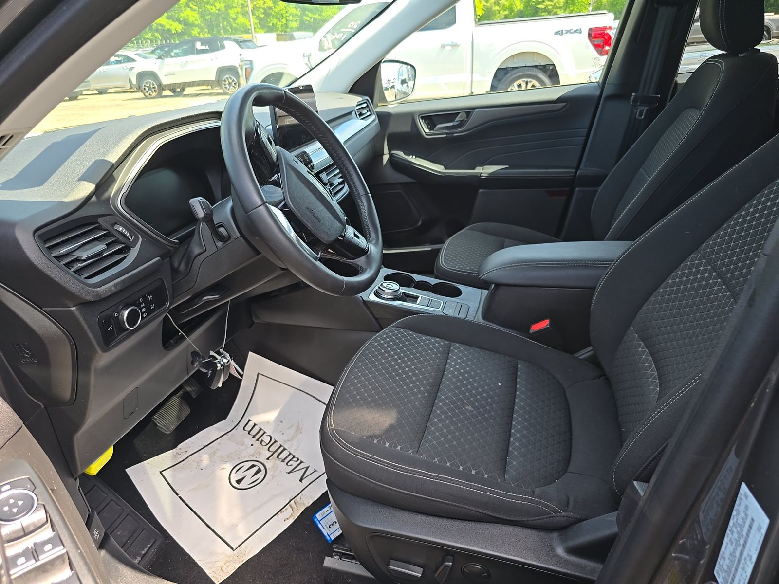FORD ESCAPE - 8