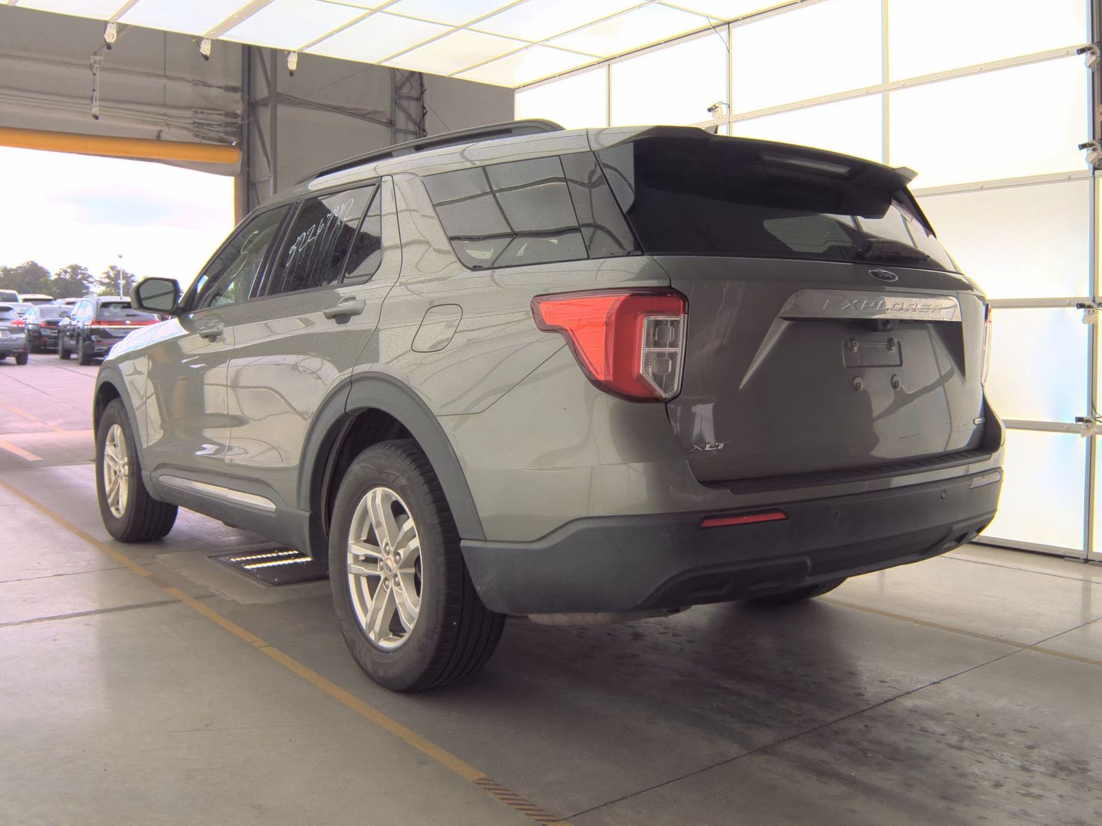 FORD EXPLORER - 9