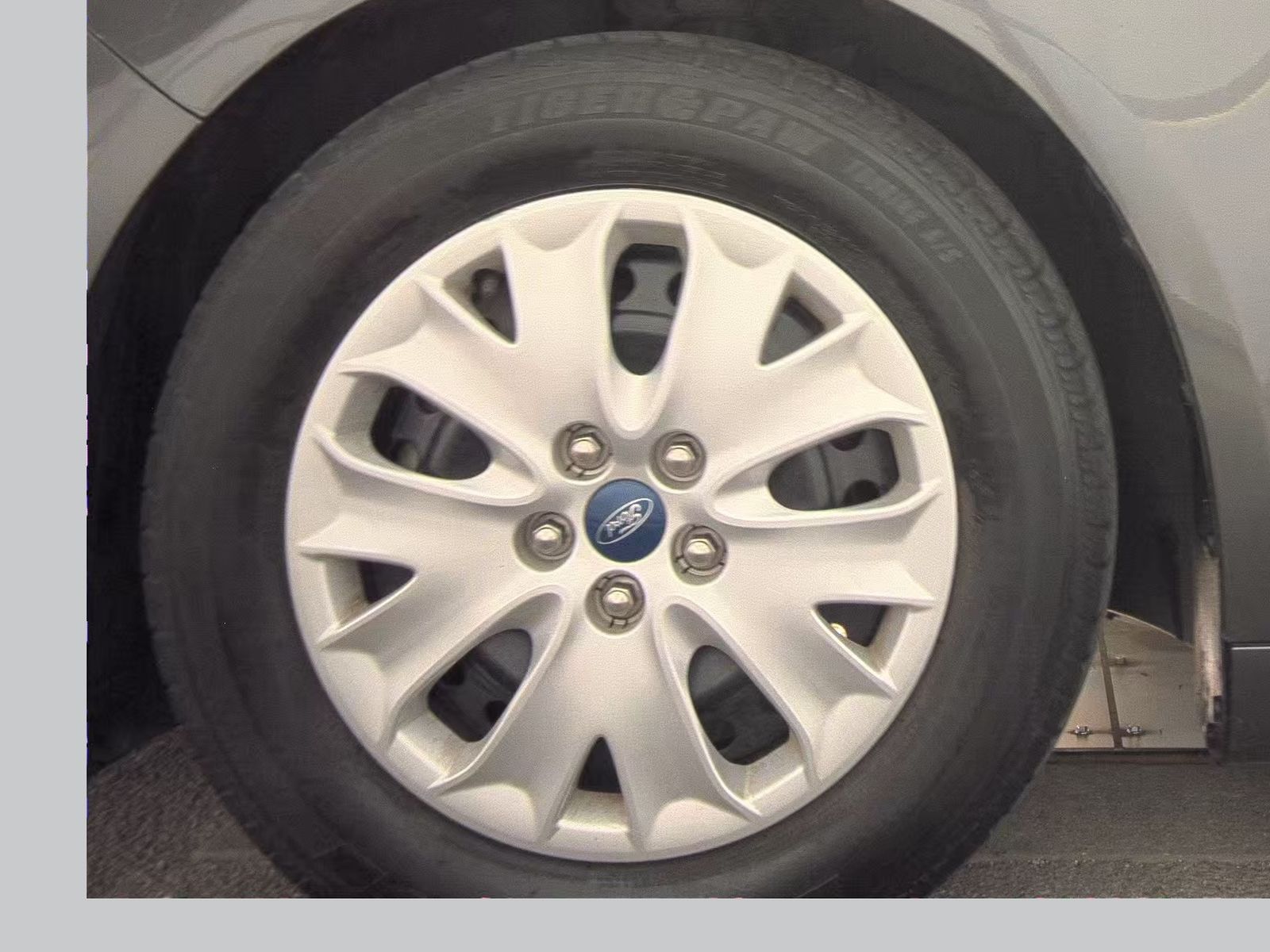 FORD FUSION - 10