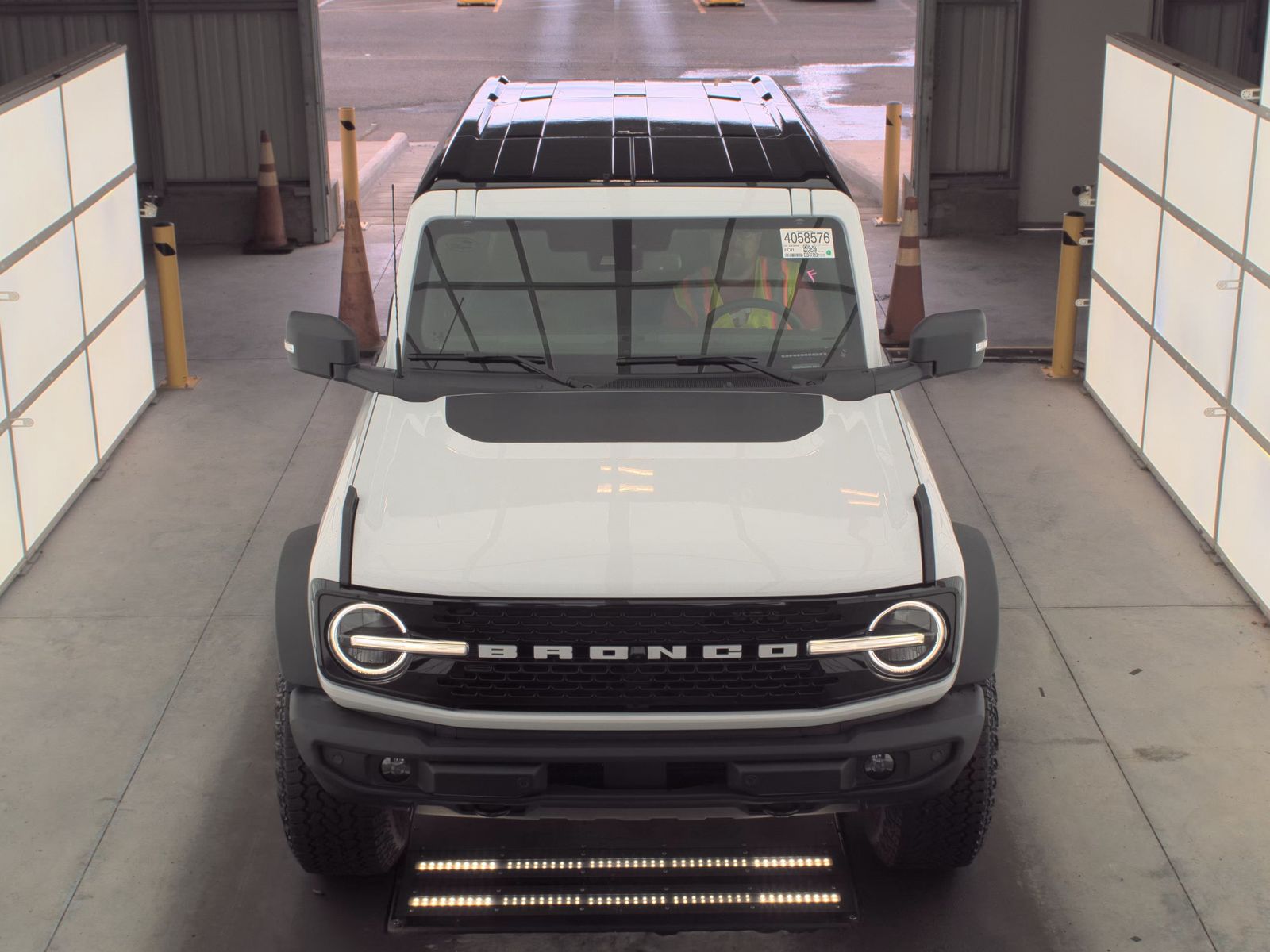 FORD BRONCO - 3