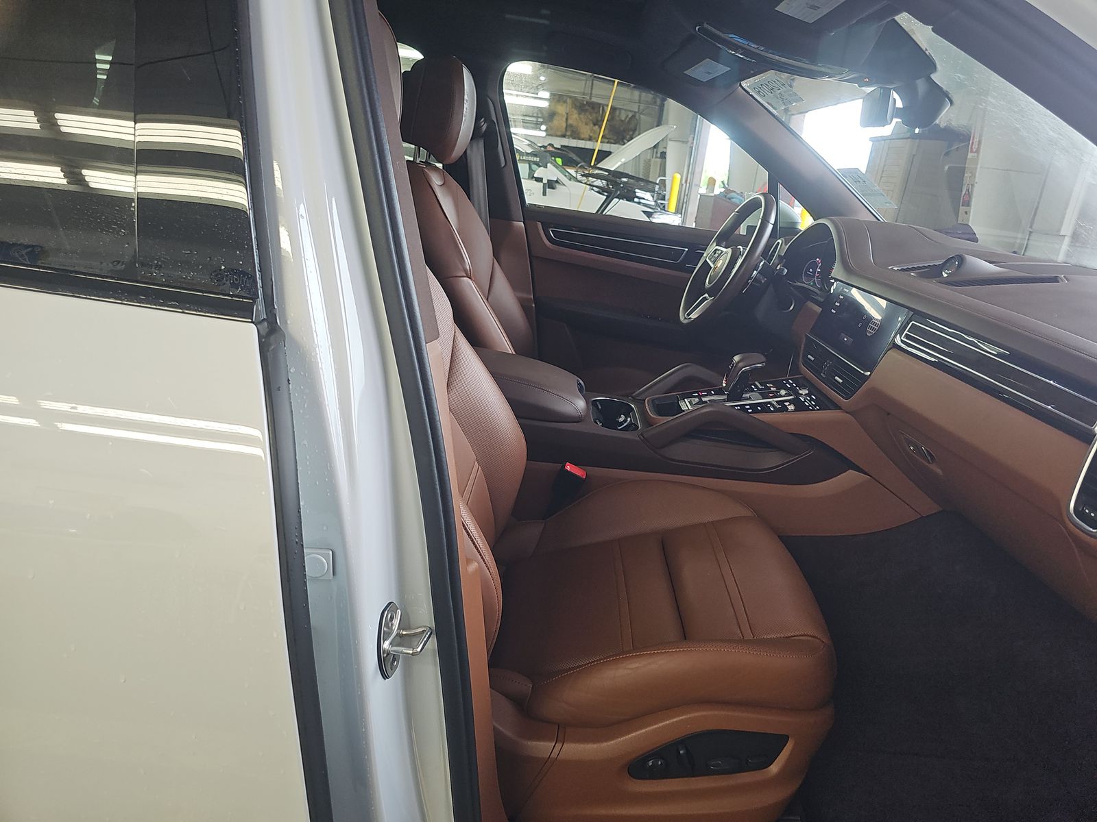 PORSCHE CAYENNE - 9