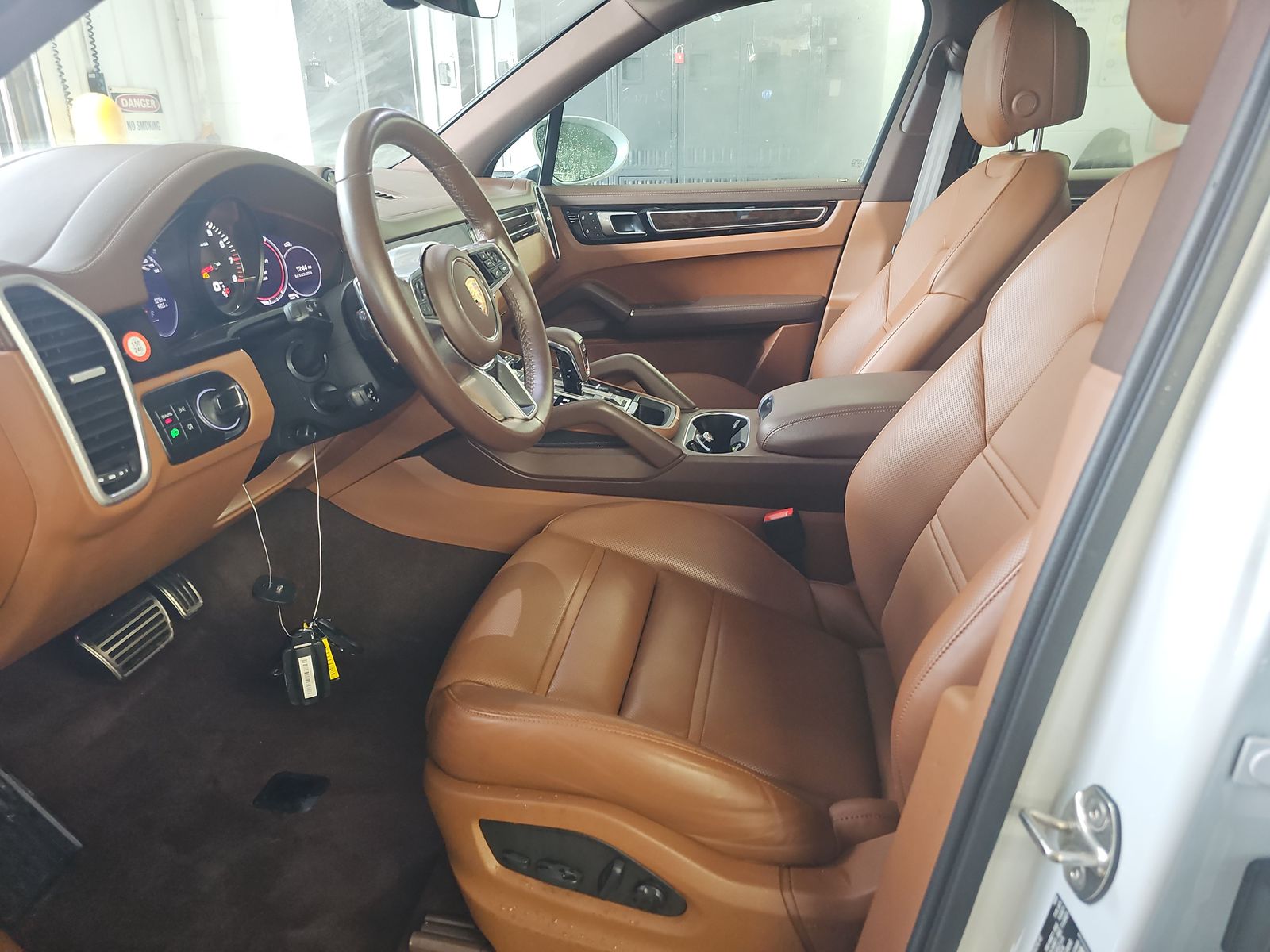 PORSCHE CAYENNE - 8