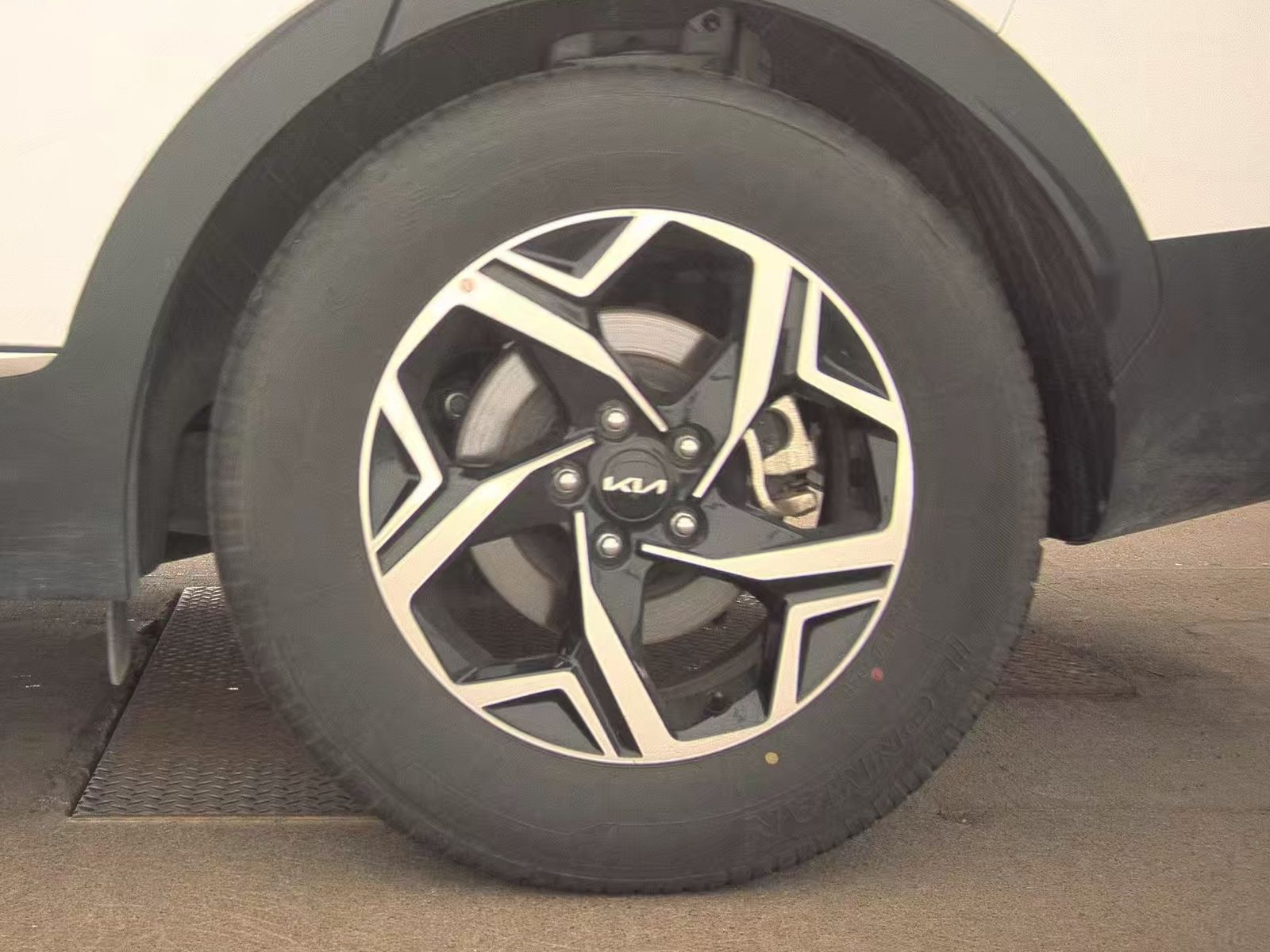 2025 Kia Sportage LX FWD