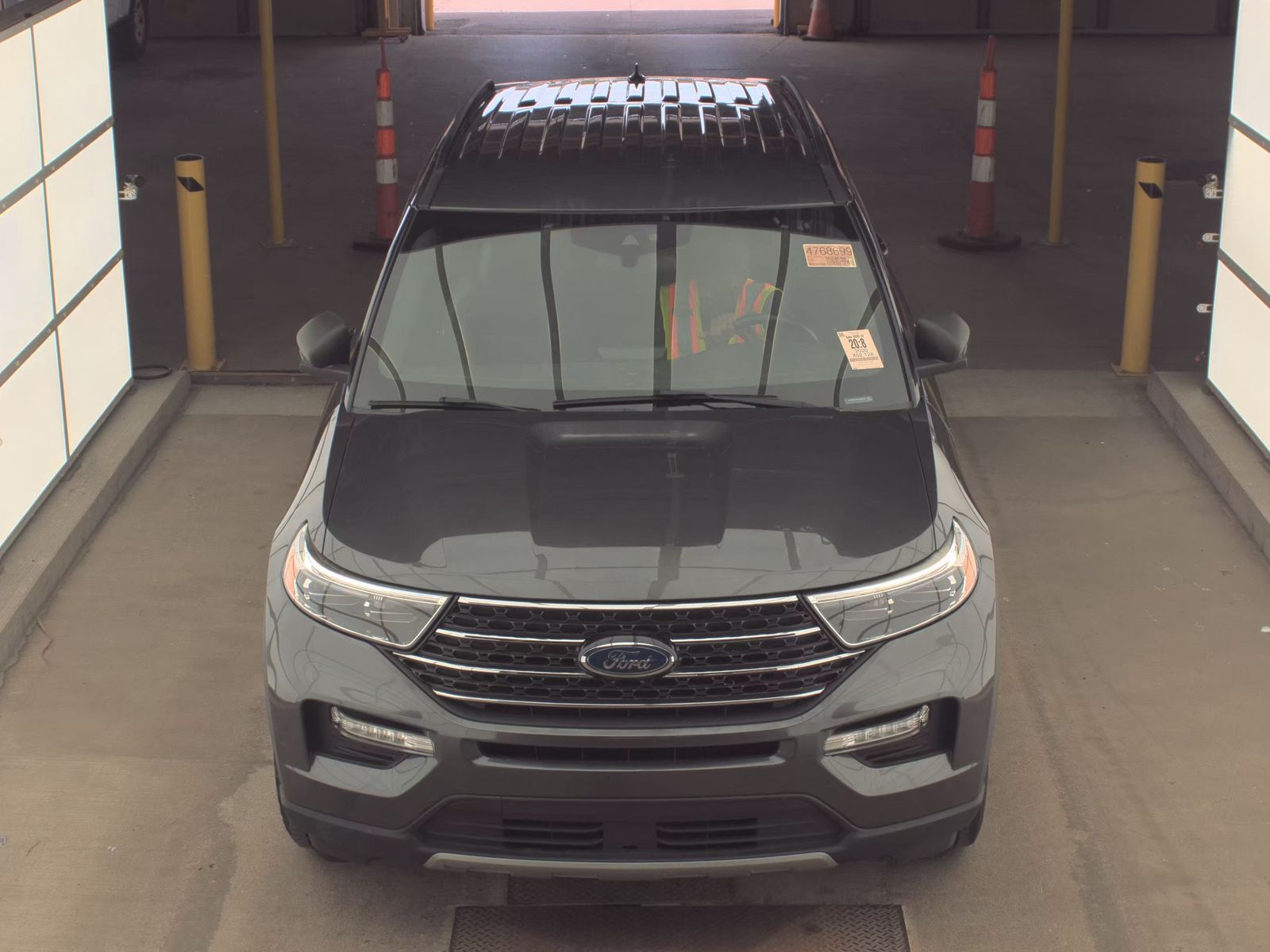 FORD EXPLORER - 3