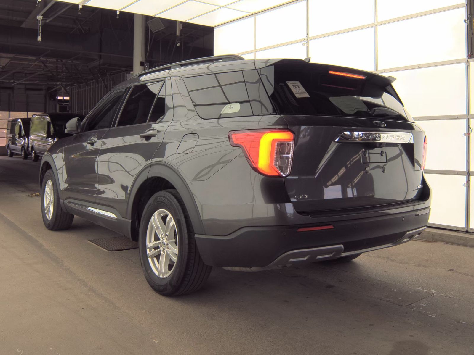FORD EXPLORER - 9