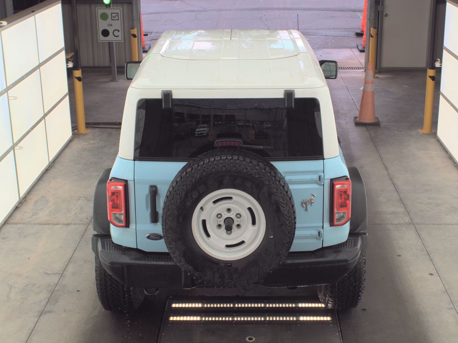 FORD BRONCO - 7