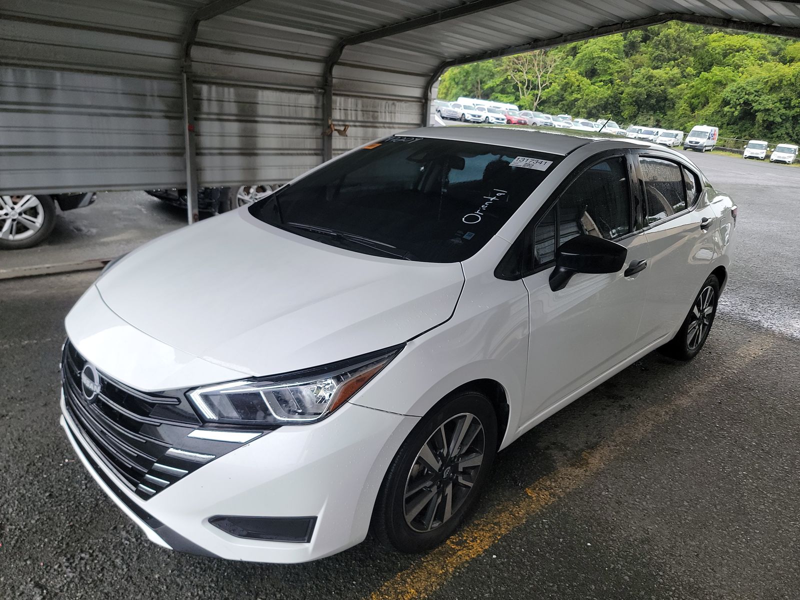 NISSAN VERSA - 1