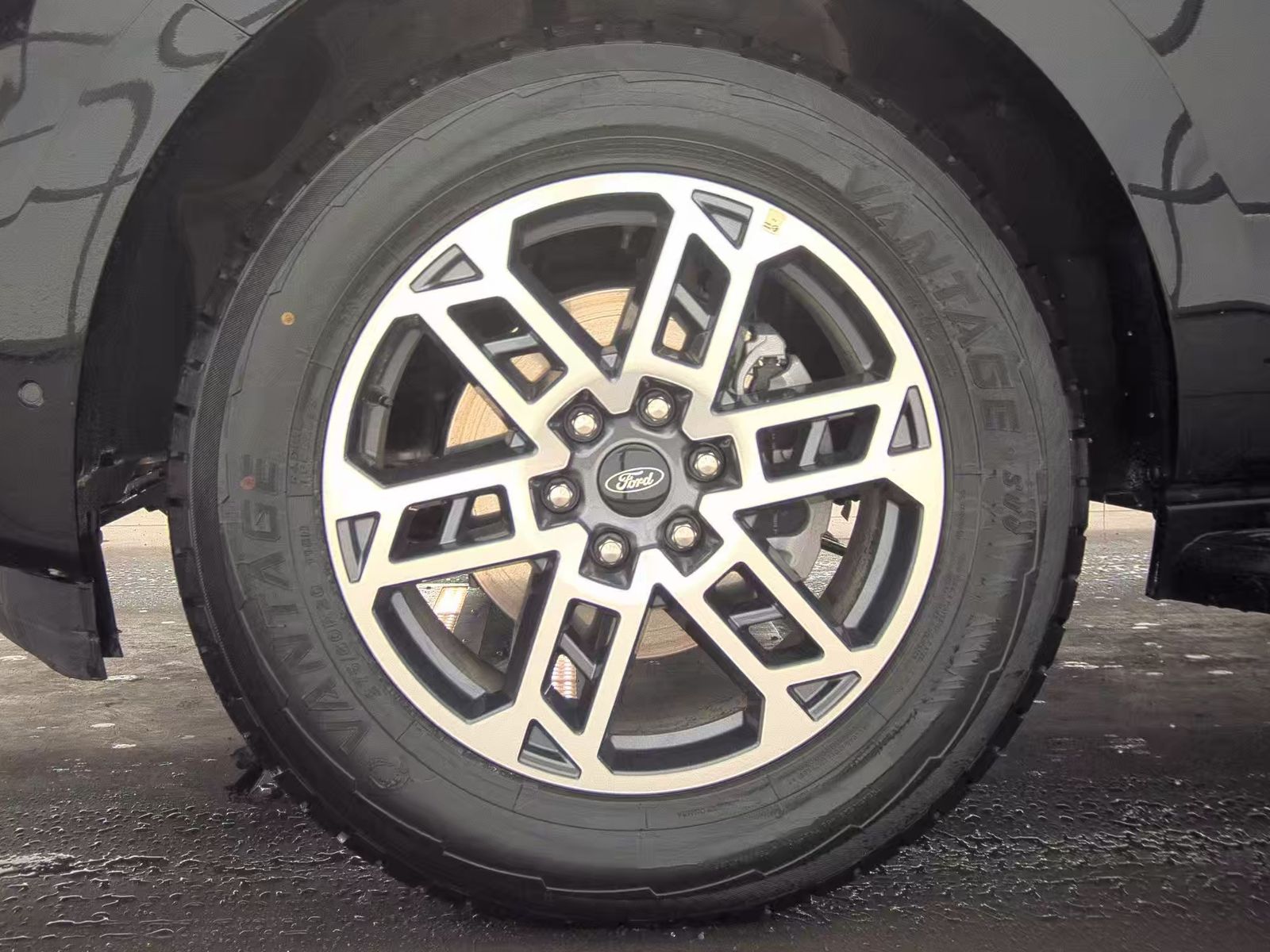 FORD EXPEDITION - 10