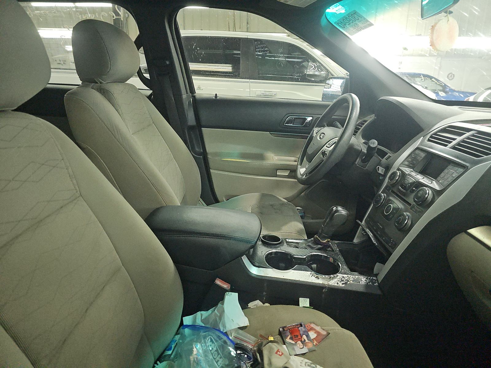FORD EXPLORER - 9