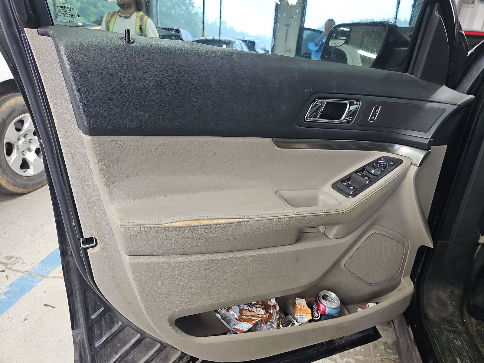 FORD EXPLORER - 10