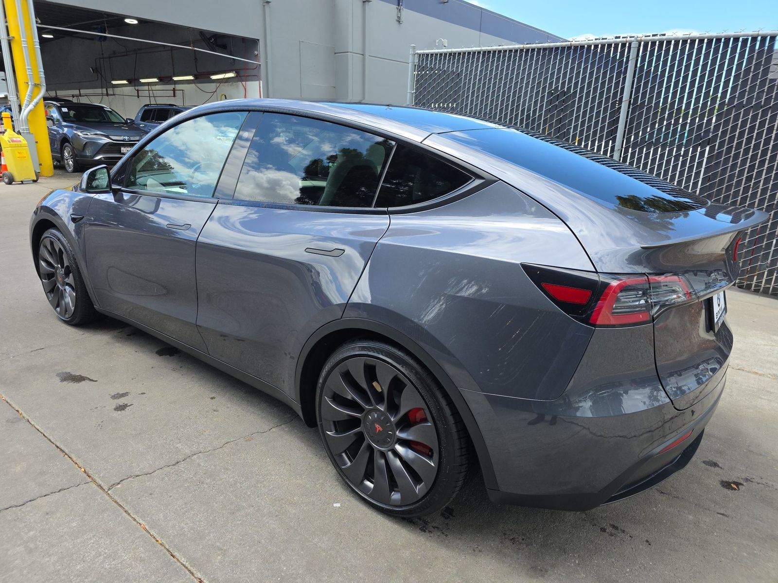 TESLA MODEL Y - 7