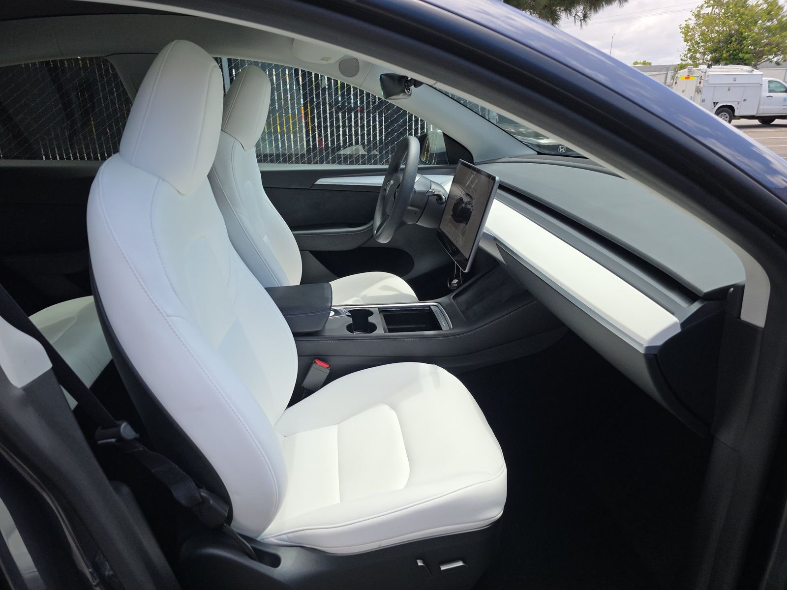 TESLA MODEL Y - 9