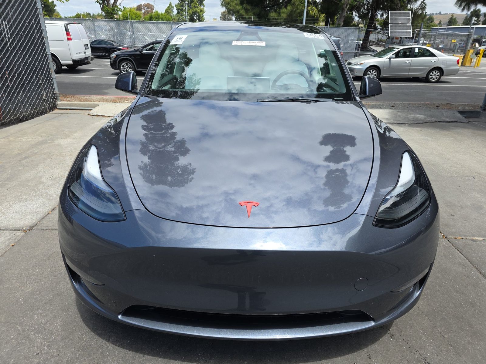 TESLA MODEL Y - 3