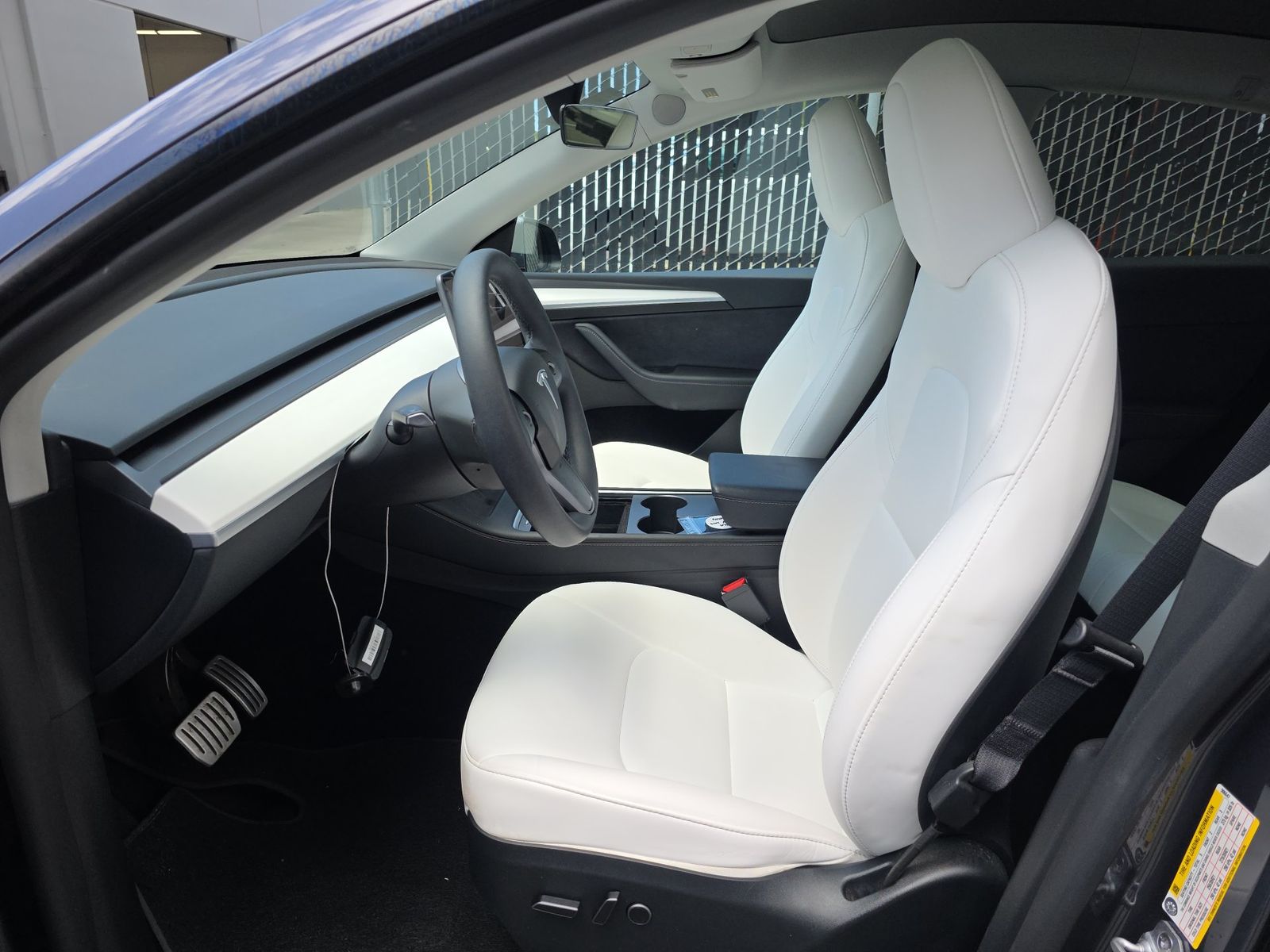 TESLA MODEL Y - 8