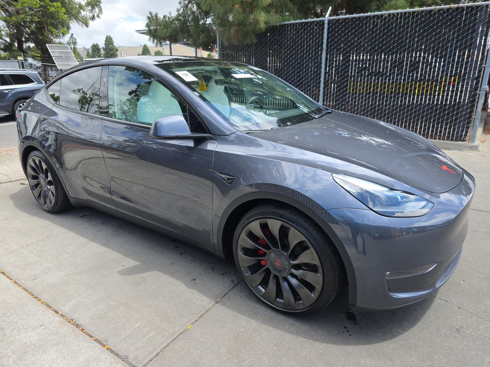 TESLA MODEL Y - 4
