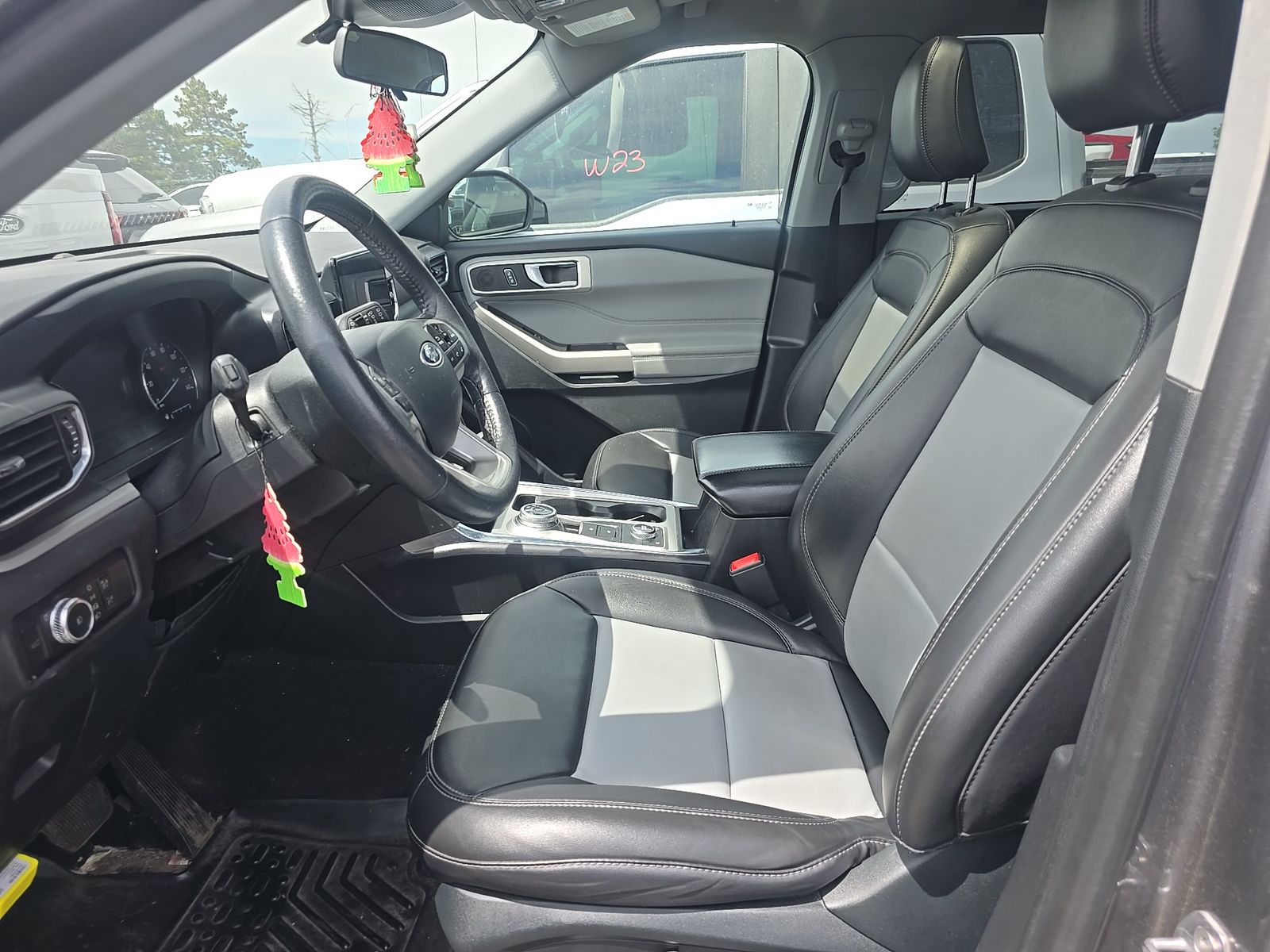 FORD EXPLORER - 8
