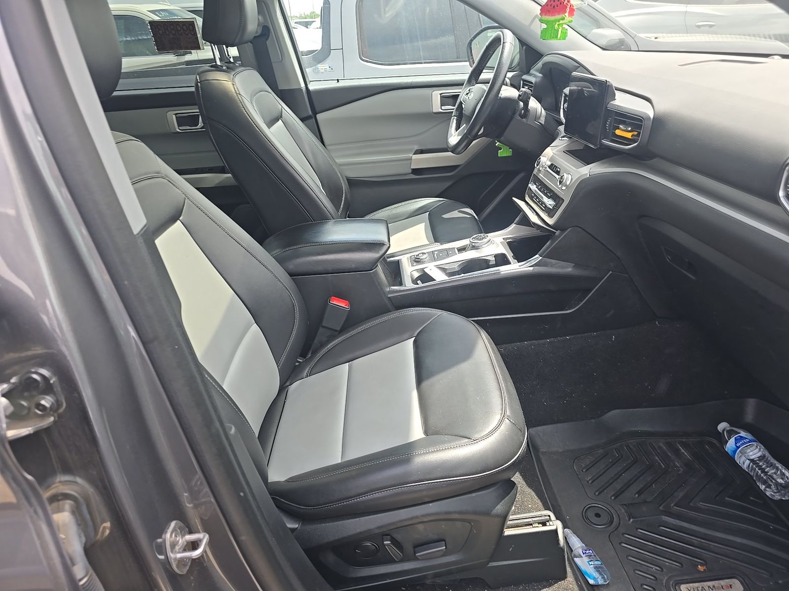 FORD EXPLORER - 9