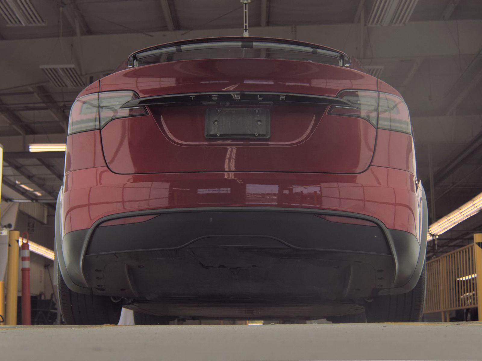 TESLA MODEL X - 8