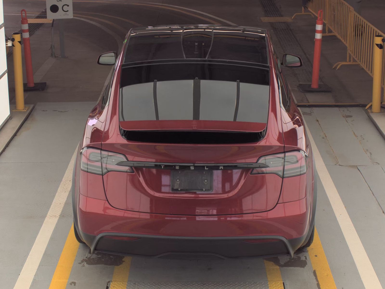 TESLA MODEL X - 7