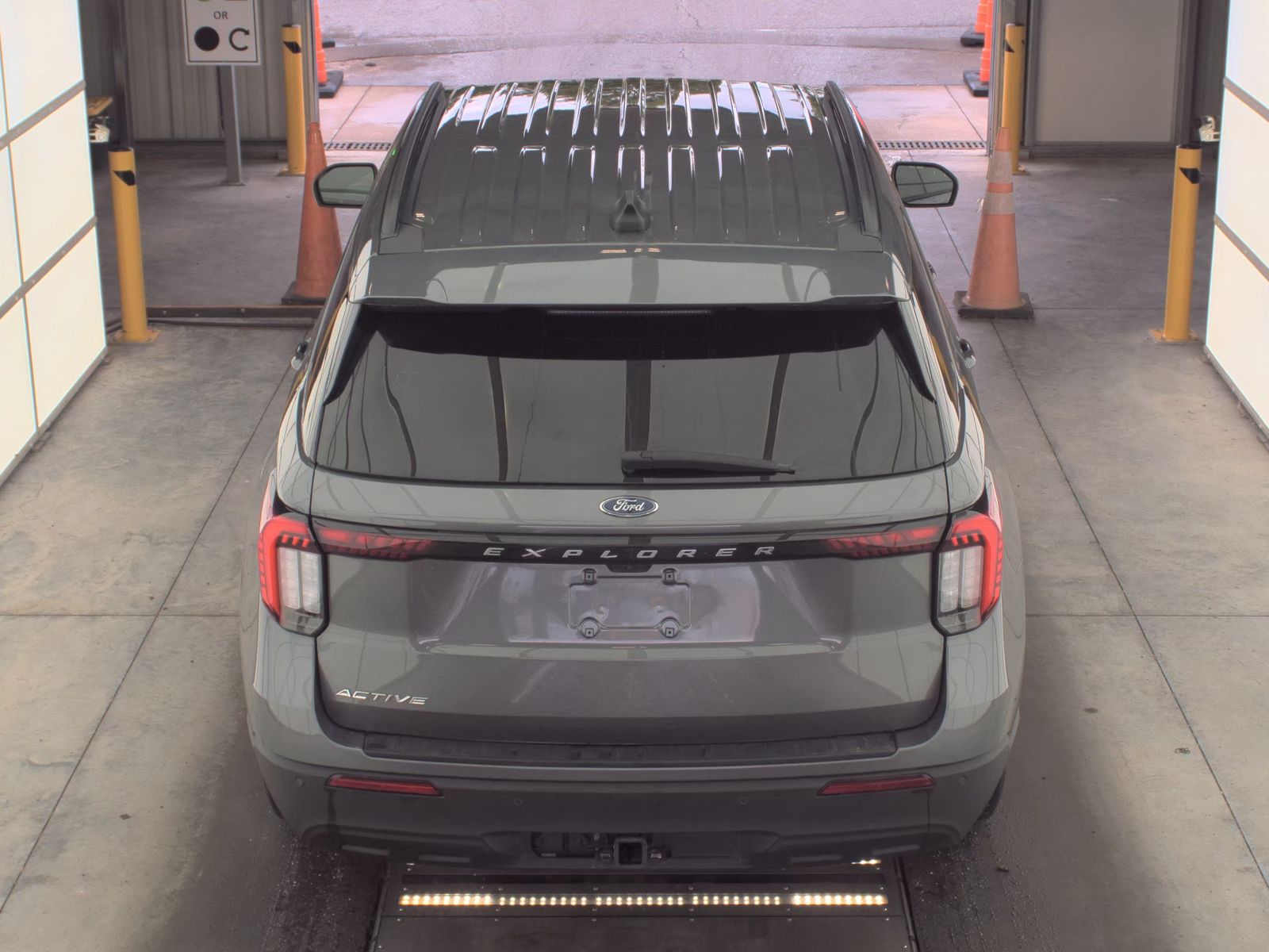 FORD EXPLORER - 7