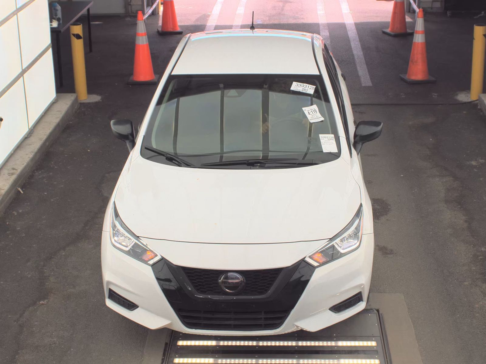 NISSAN VERSA - 3