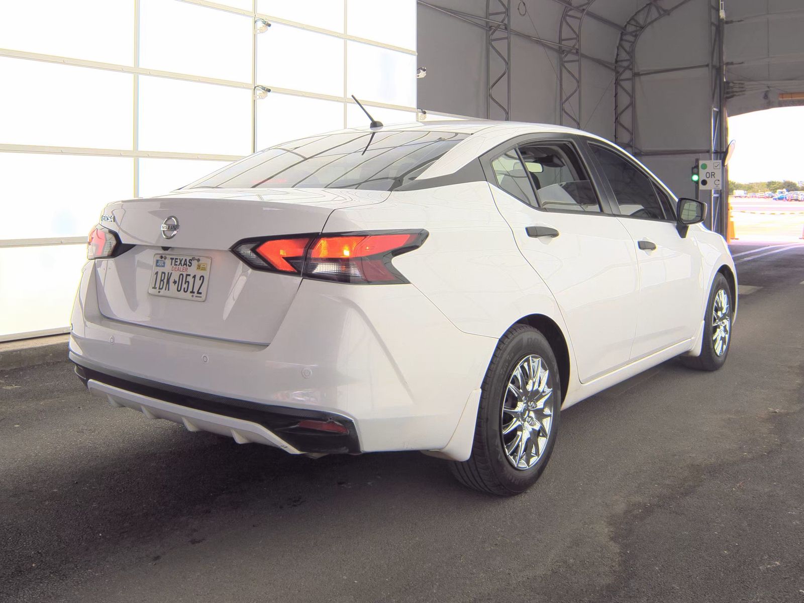 NISSAN VERSA - 6