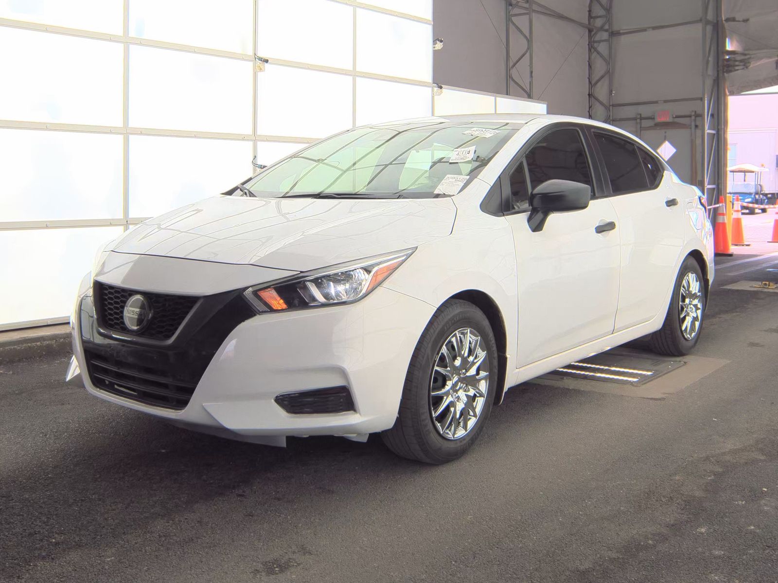 NISSAN VERSA - 1